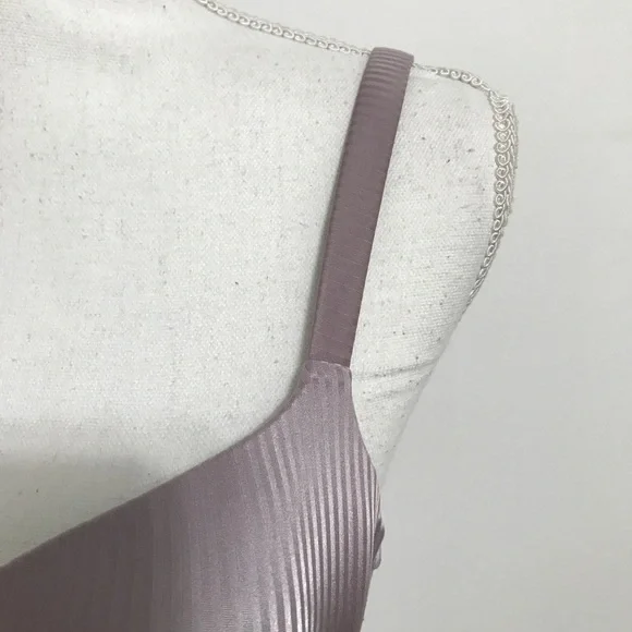 LOU Paris Light Purple Bra with Scalloped Lace - Picture 3 of 13